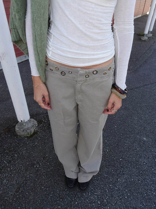 Tanija jeans with ring details – Beige