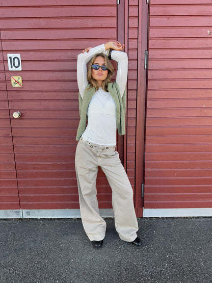 Tanija jeans with ring details – Beige